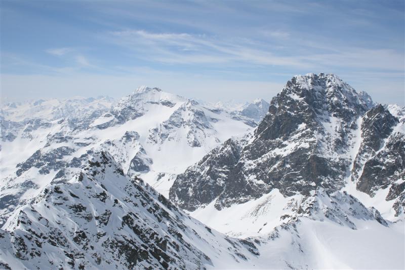 Hinter dem Piz Fliana versteckt sich der Piz Linard, rechts der Piz Buin