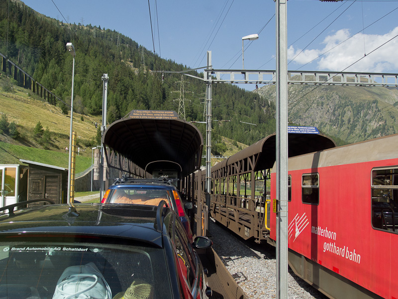 Ab durch den Furkatunnel