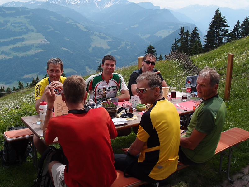 Bei der Alphütte Valcaus