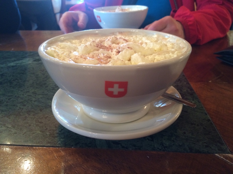 Kaffee im Hotel Gotthard Hospental